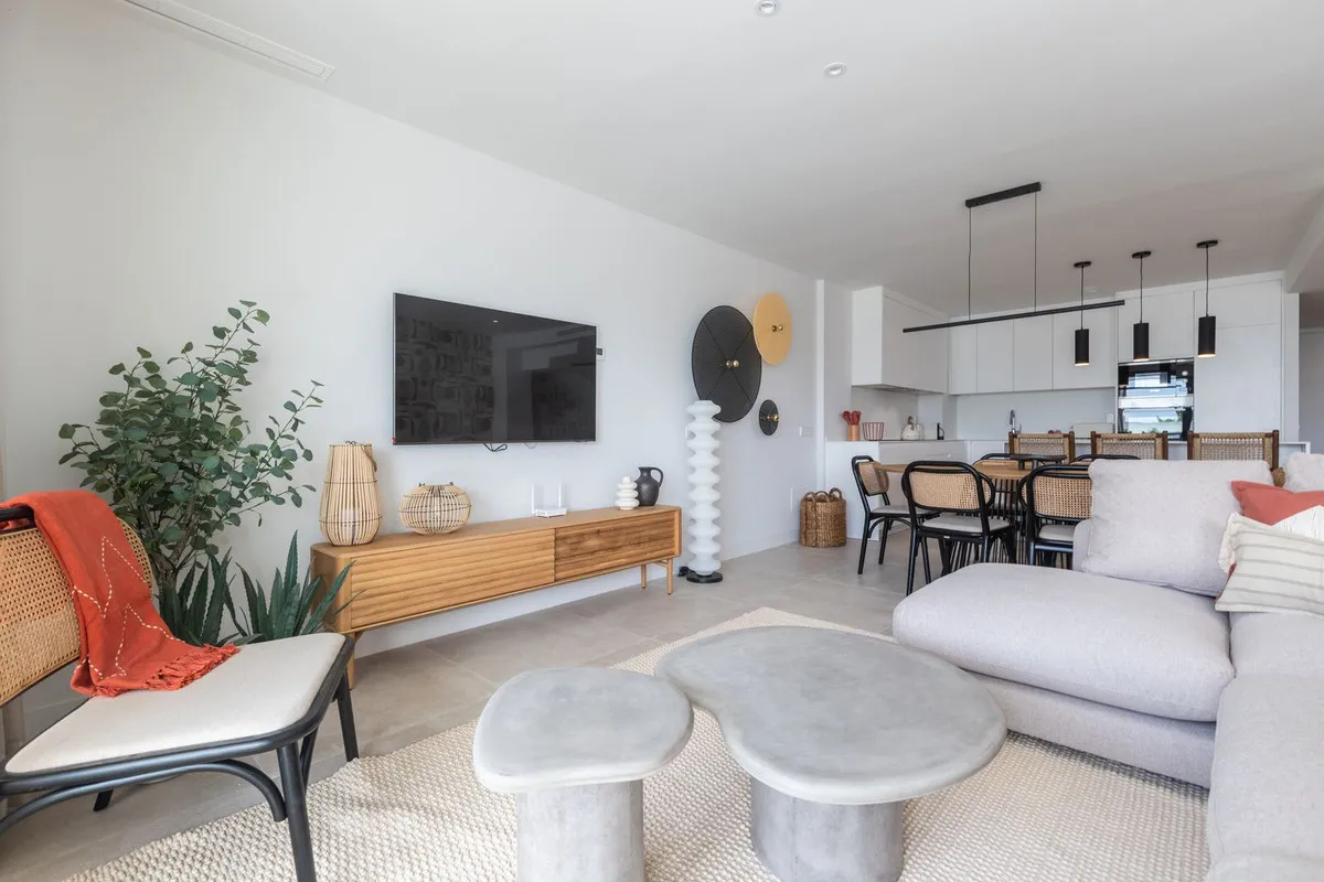 0a8d6013-15d6-464b-841f-9c81baa65860