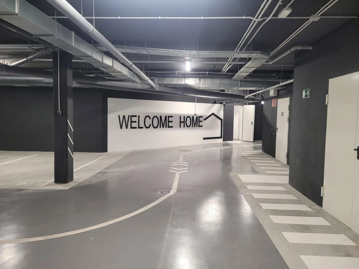 a04f58ab-34d3-4eab-8717-7626a7f5d109