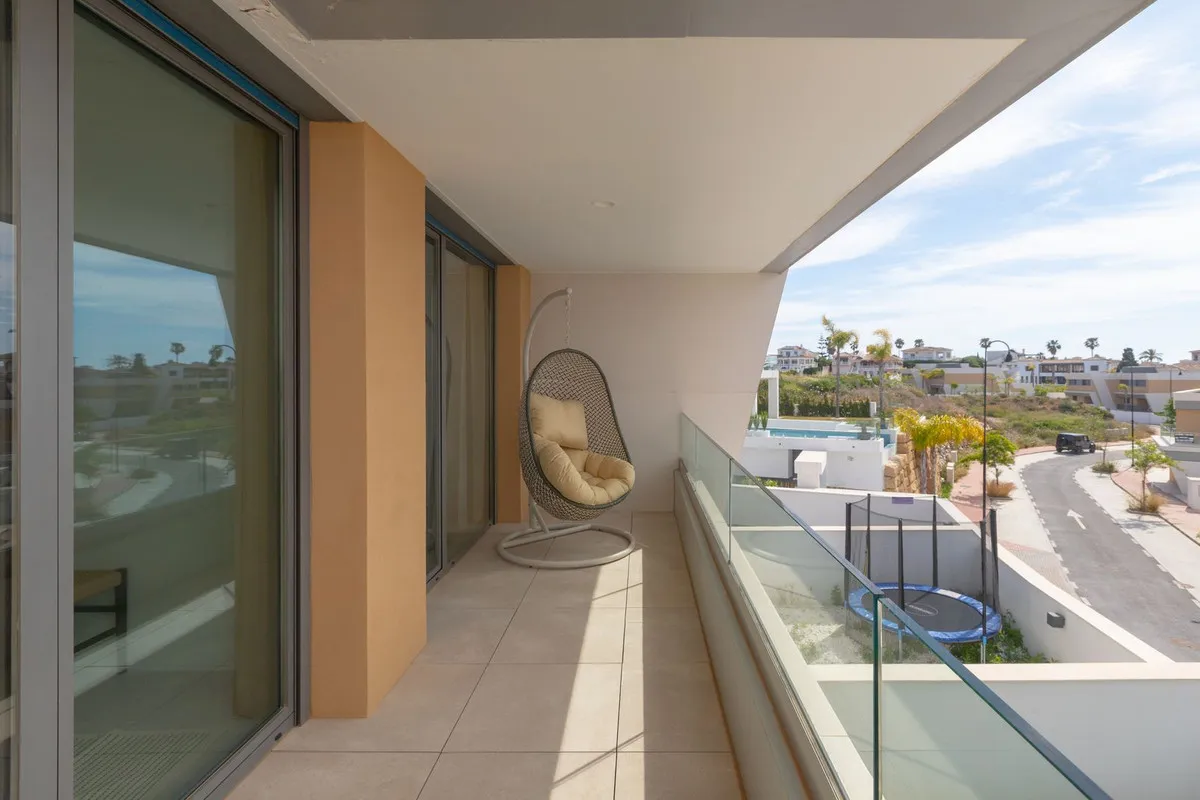 aa96e76a-9e8a-40ab-9e40-1d2d0aeb21f4