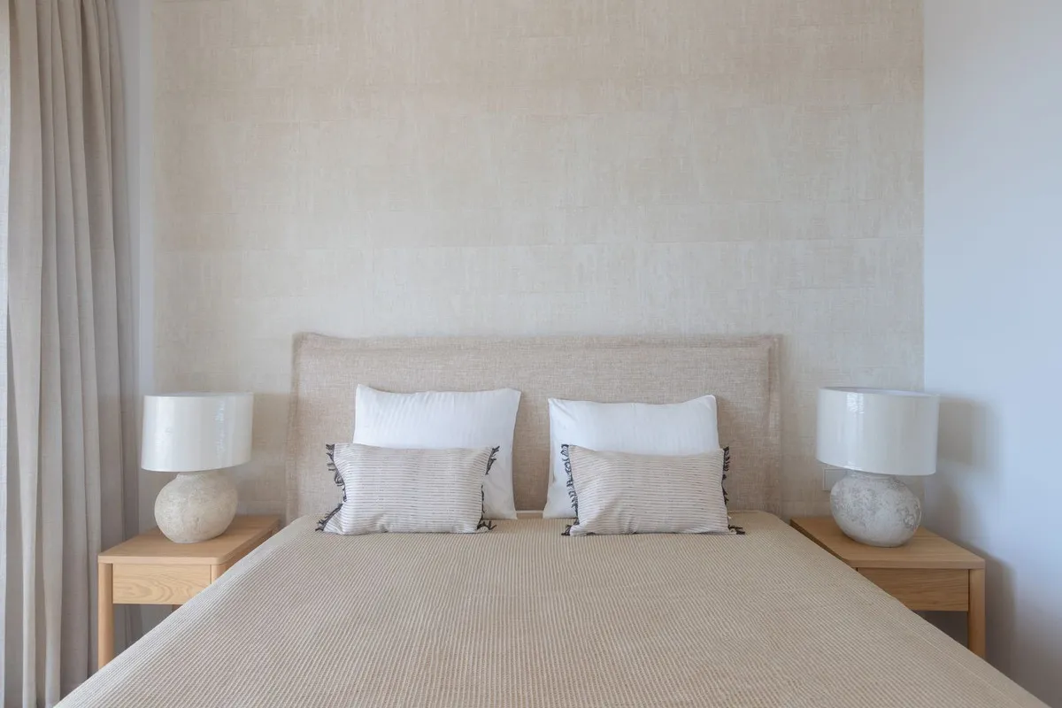 eb4046e1-e683-44cb-97d9-ba4bdced2f50