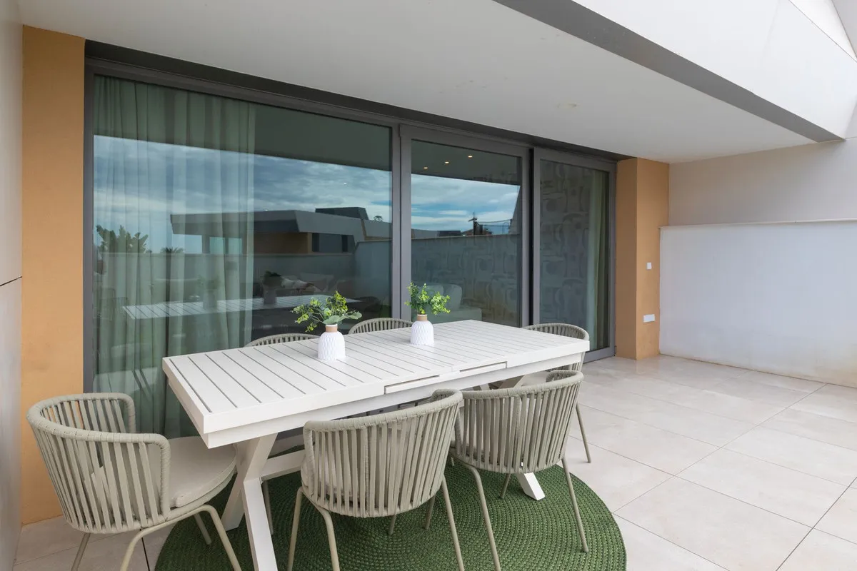 ffe8e94b-95c5-4668-9bc7-dc0fa15704bb