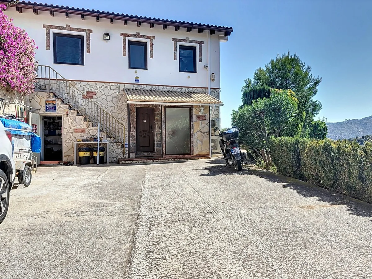 5f32efef-aba3-4e3f-b275-b075c638bbea