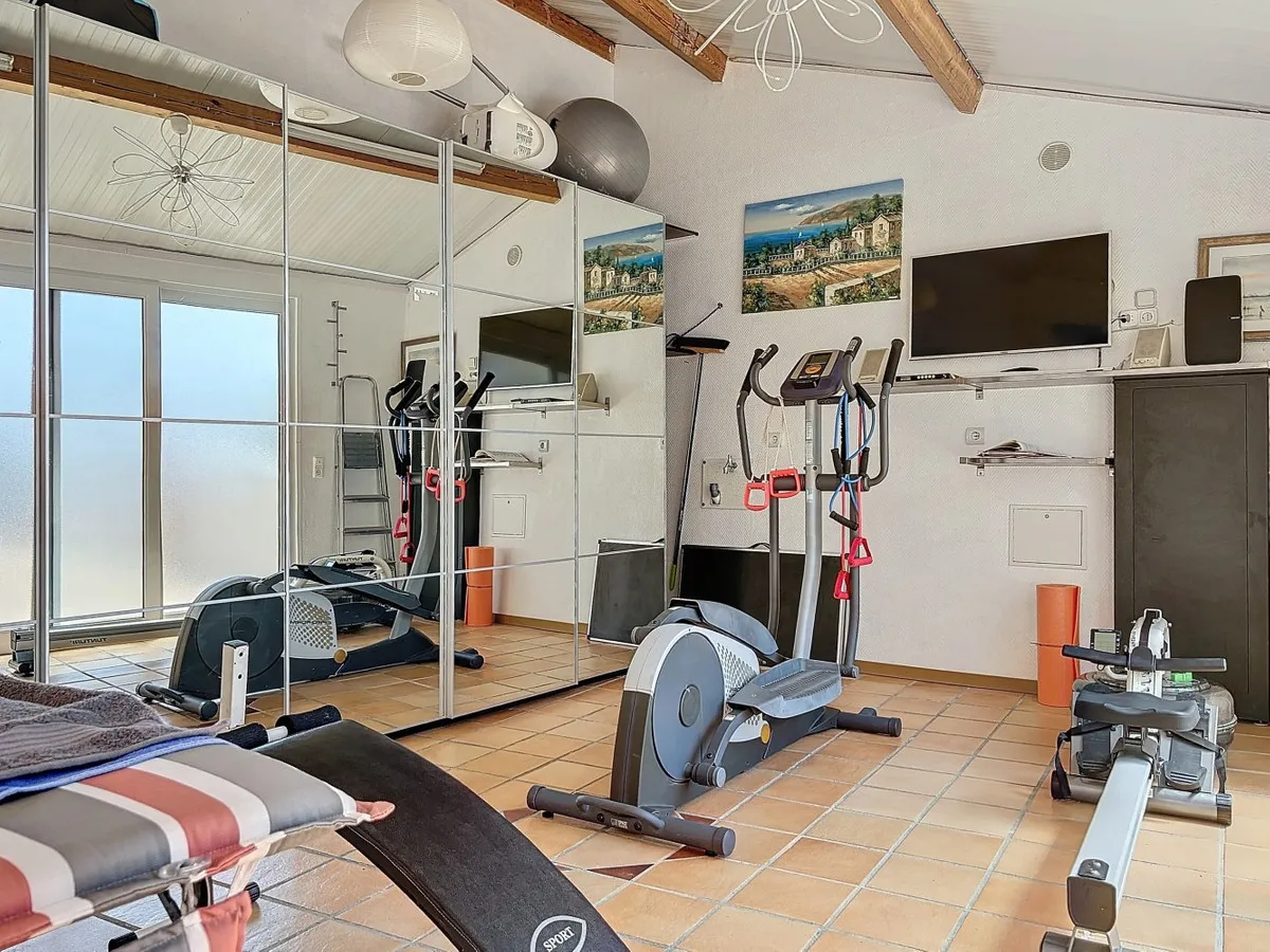 866a2428-3681-4939-9f81-a664ca6c7f7b