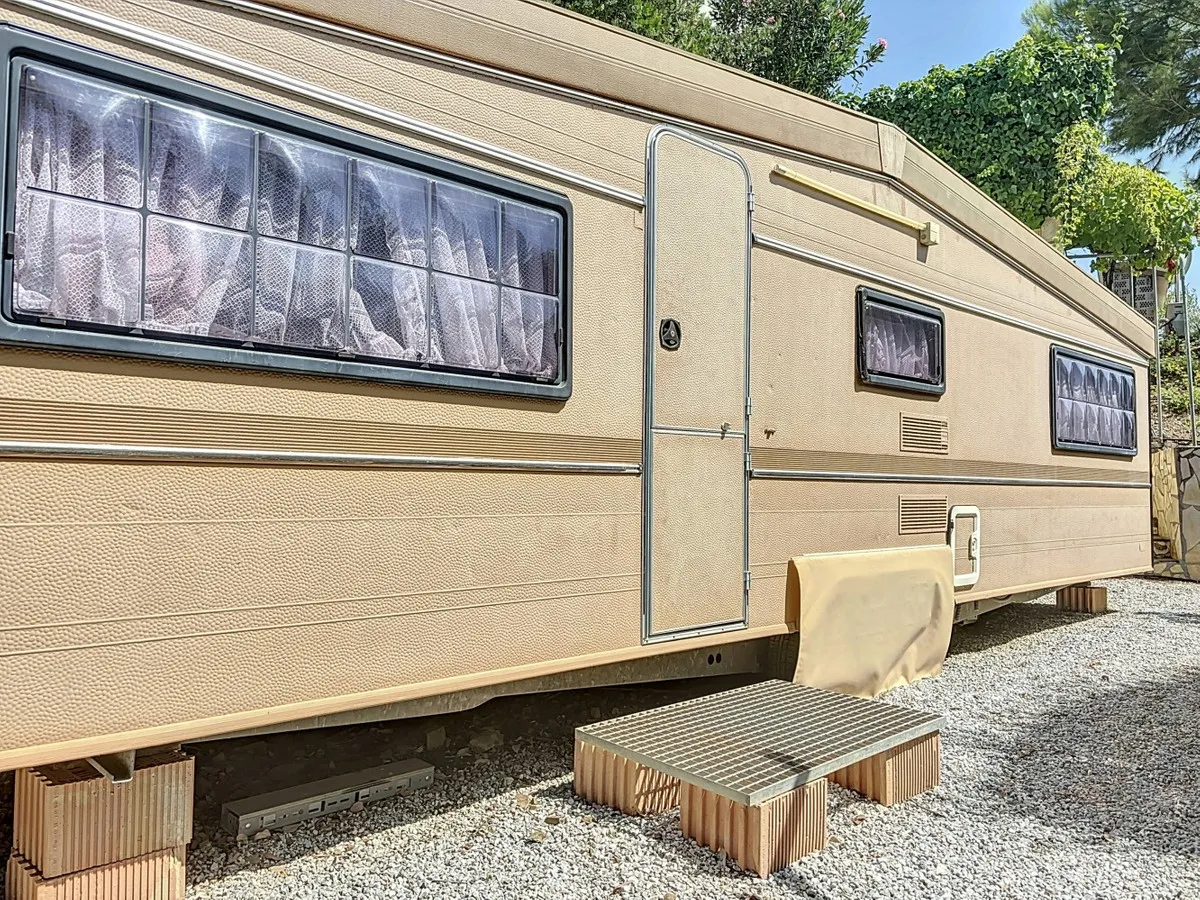 a696b46f-dbcf-4451-ae6b-b35d7f9f5a5d