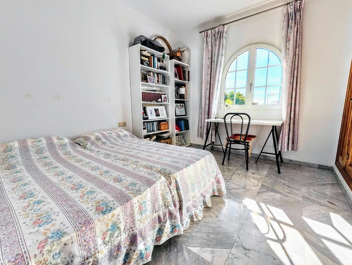 1b35d206-3029-4515-af68-0763592af7cf