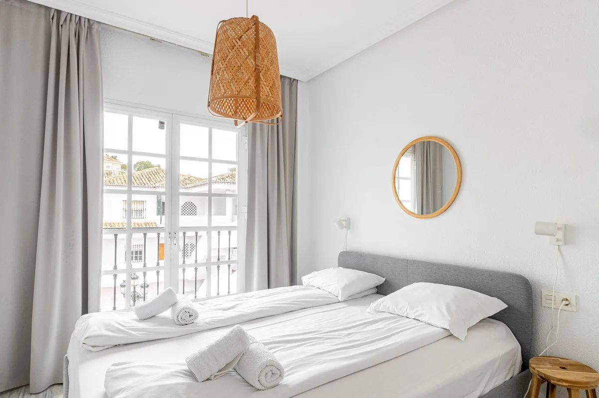 b987557c-e9f9-45b1-b1ed-b9b2d572483f