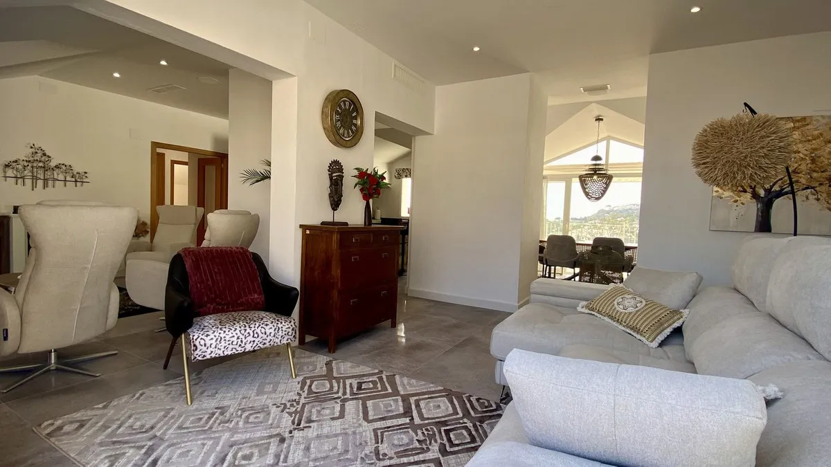 6727cd73-447e-4df6-96e3-f1b36f552863