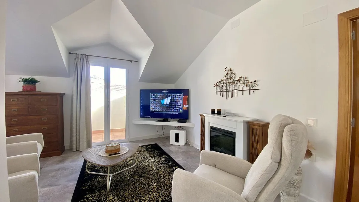 a89a36e9-d2da-4e26-93fb-f4bf62f27aa4