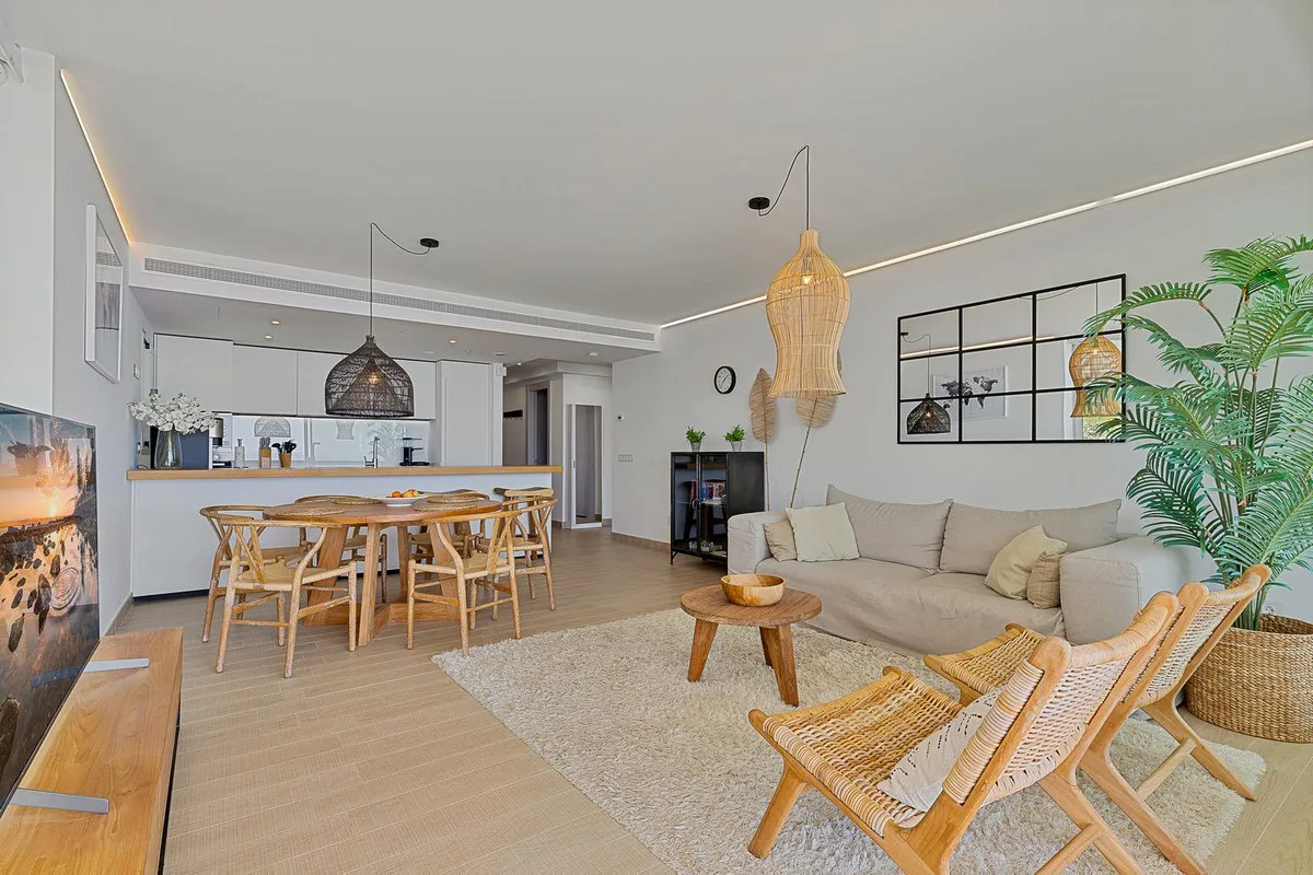 a24f8a09-51d0-4228-873f-24b5d53ed549