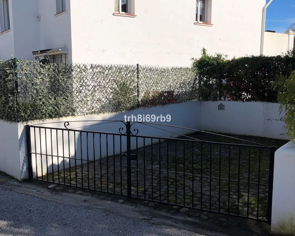 a2c9dfeb-dcc6-4a94-b5fe-4108f3bcda27