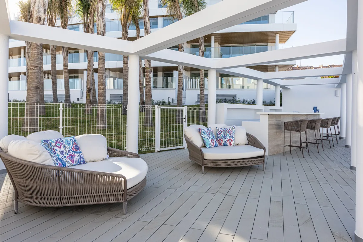 c06d4f4b-9742-4cae-ba16-21ecc4bd6abe