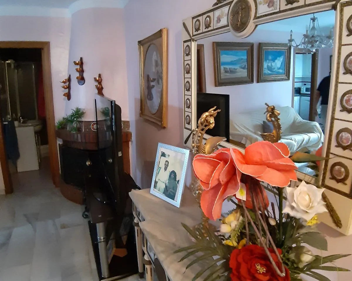 e19fe933-01b6-41d2-925e-c4c24f9861e1