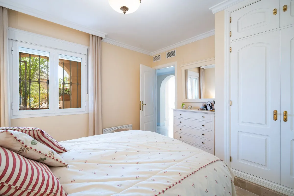 9d722280-4418-4c3e-b70a-010ea25d6574