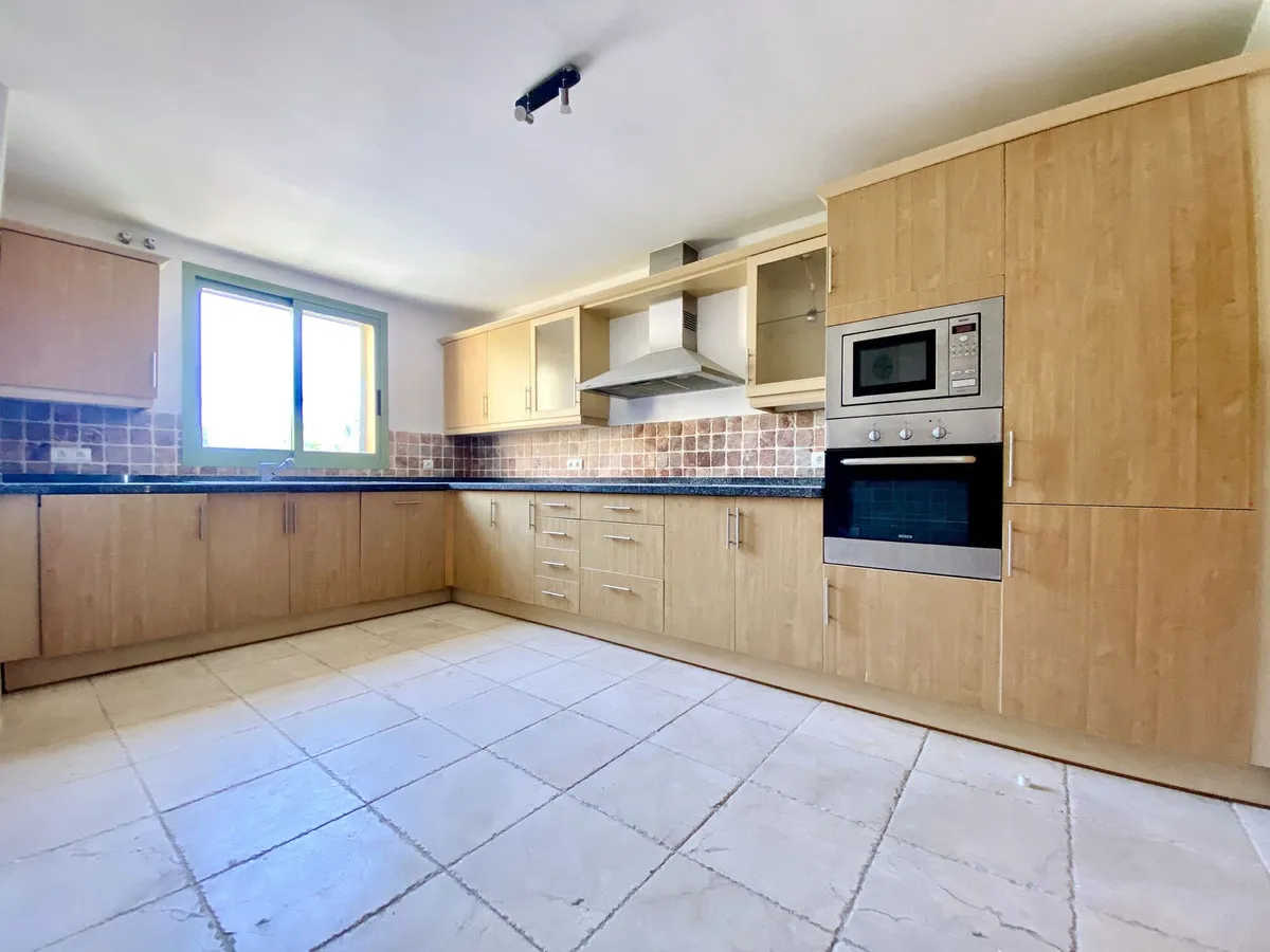 8bd402b6-bfda-4920-bde8-0896084e3041