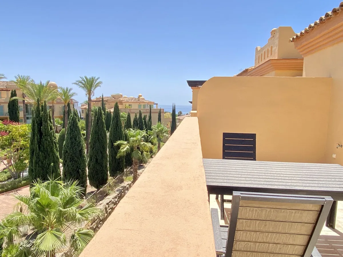 aa37b174-83fd-40d8-8057-db600e344755