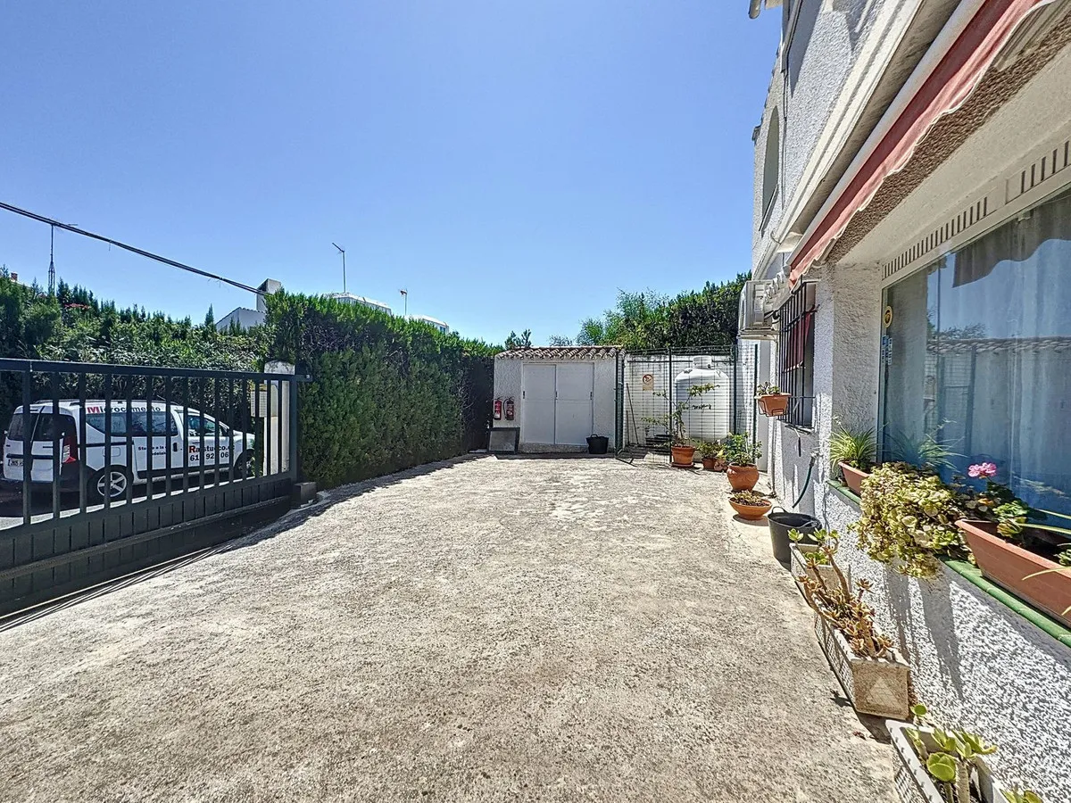 e4fdab73-6456-4117-9fe5-ba42255cfb8f