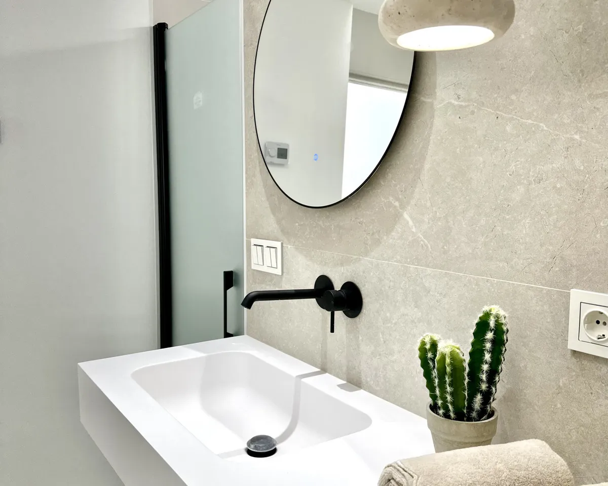 865edc45-79b3-4553-9687-0a9fea1a3803