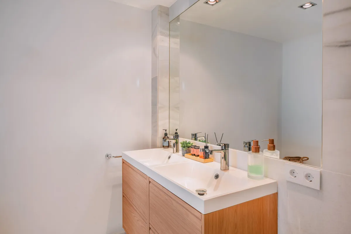 074afe0c-06c6-42da-b86c-b229c7899d7e