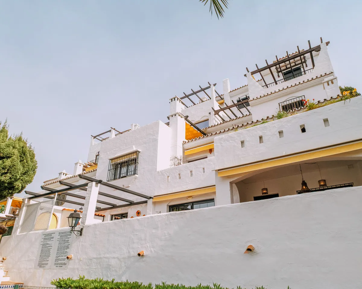 1ba33464-8fe7-4831-8a49-de186754550d