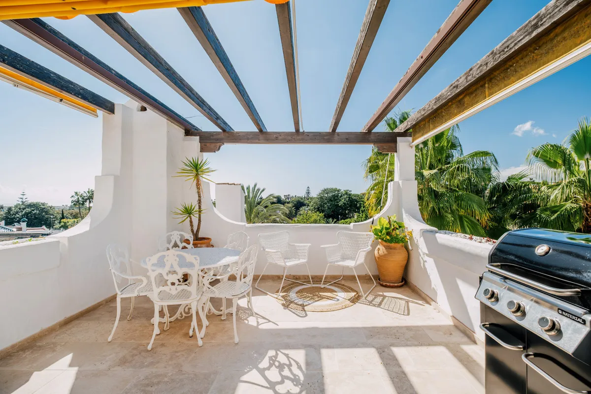 637b9d42-d8eb-43dc-aeca-a83ca1758386