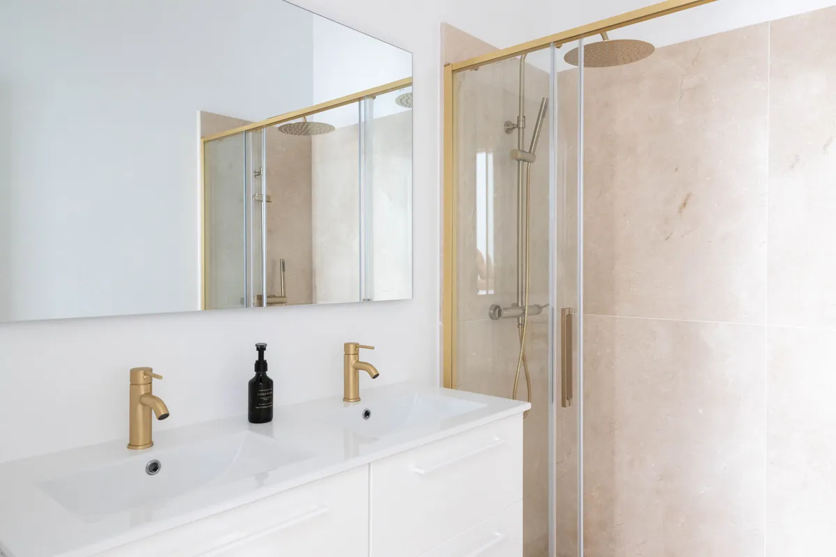 21f4a73f-1a30-4ab0-bbfa-a3ecbded3913