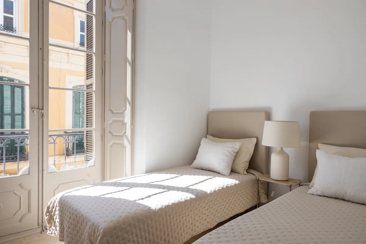 ebd3e079-45b7-43ad-91b3-32c47bf7f996