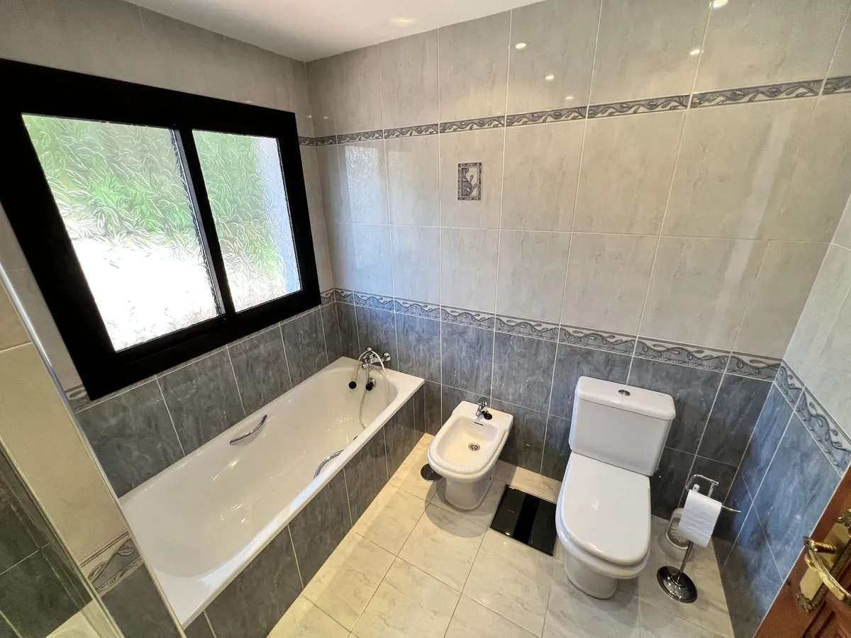 34d18e54-0976-4c77-8276-d08d7daeec25