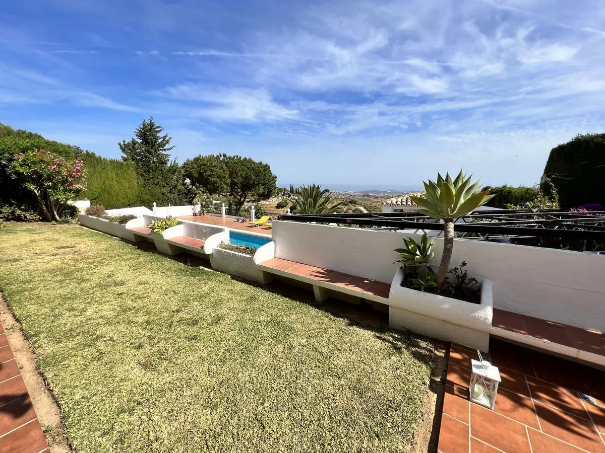 7764bb63-d416-46af-83ab-64a91a67e9d9