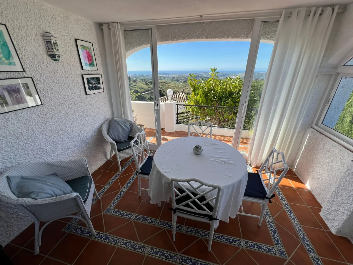 d2cd2143-dd00-4e5b-9c2d-2b8a4bf8b4c8