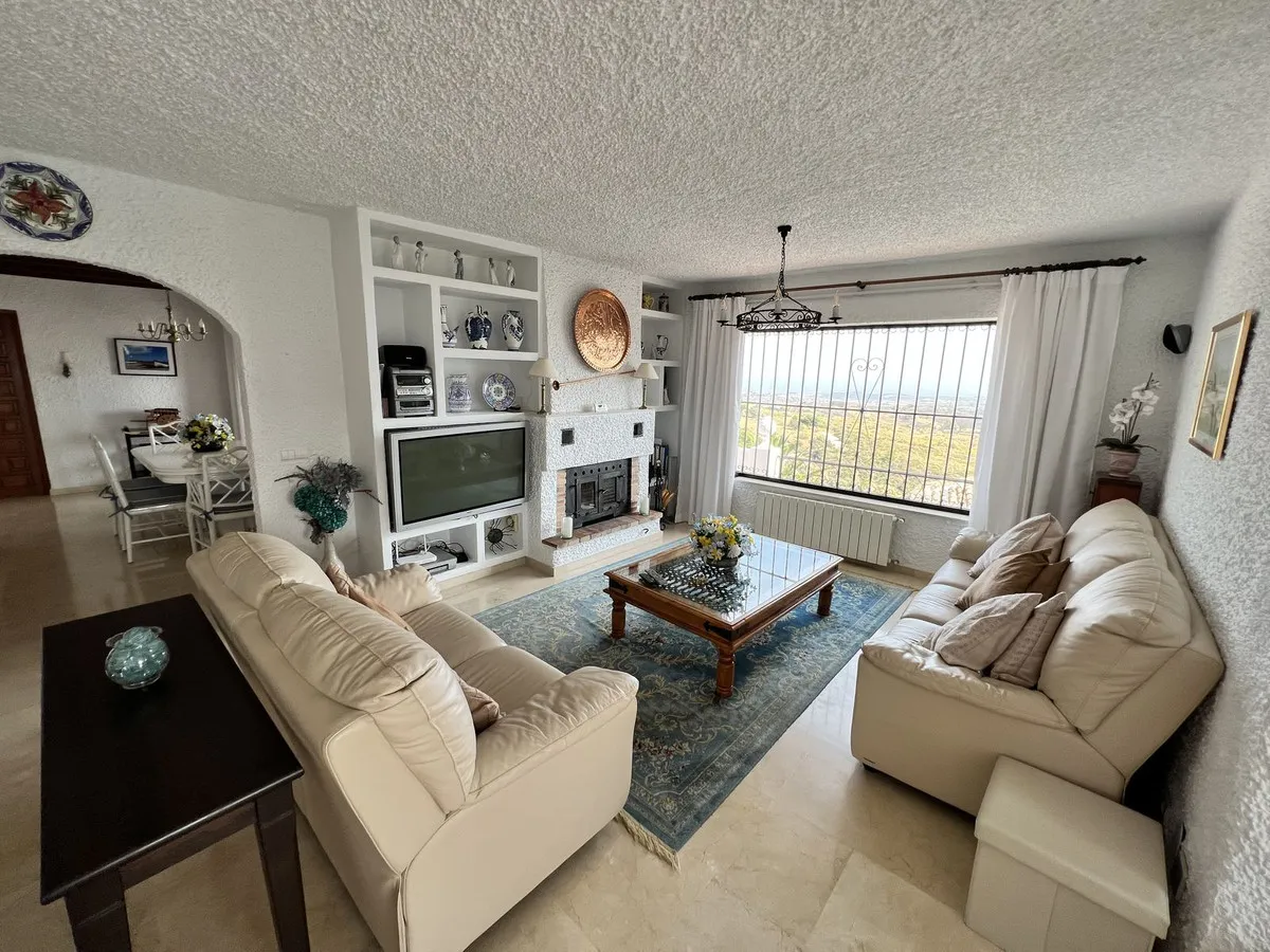 f4991d19-dfda-4e32-8582-bd2ca61fac96