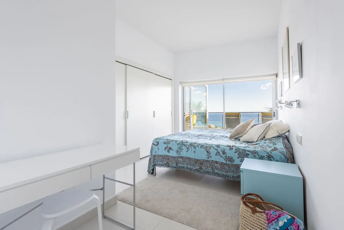 43d789f8-f291-4c69-8211-f37d35722d42