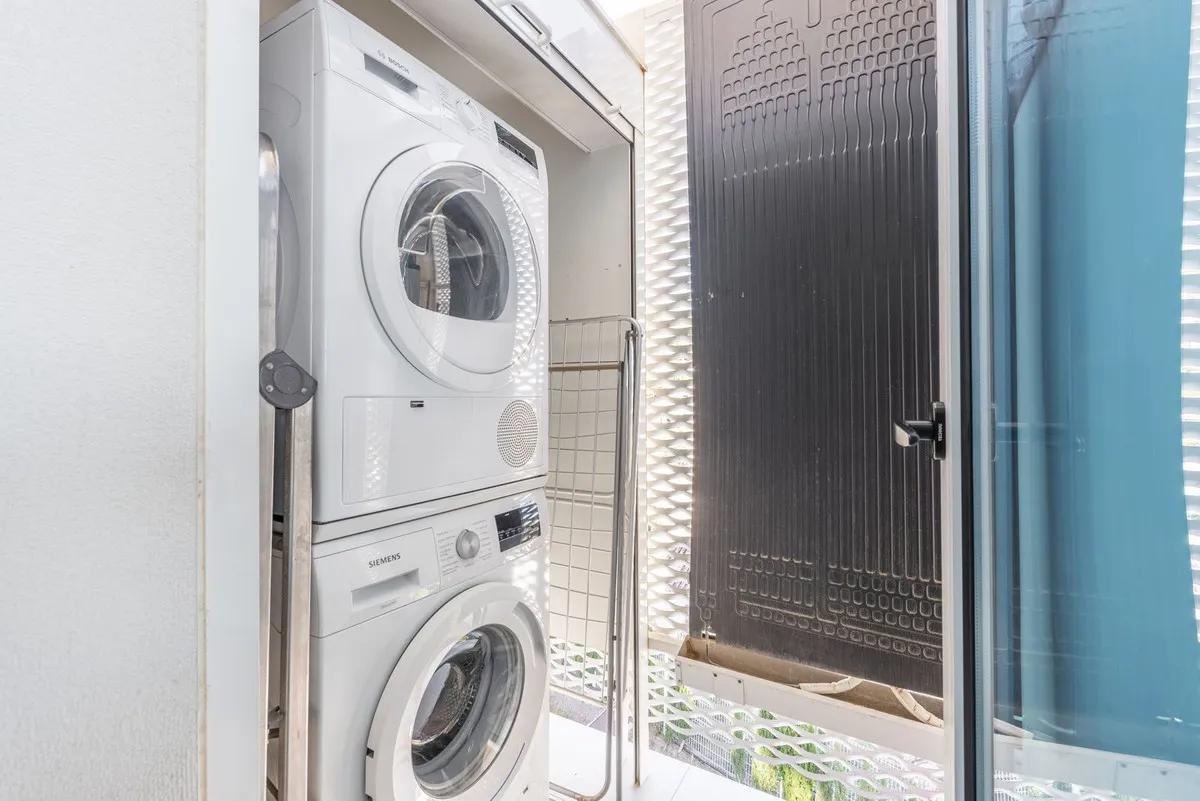 4f273d7d-8b28-49cb-80bd-9bc37007c646