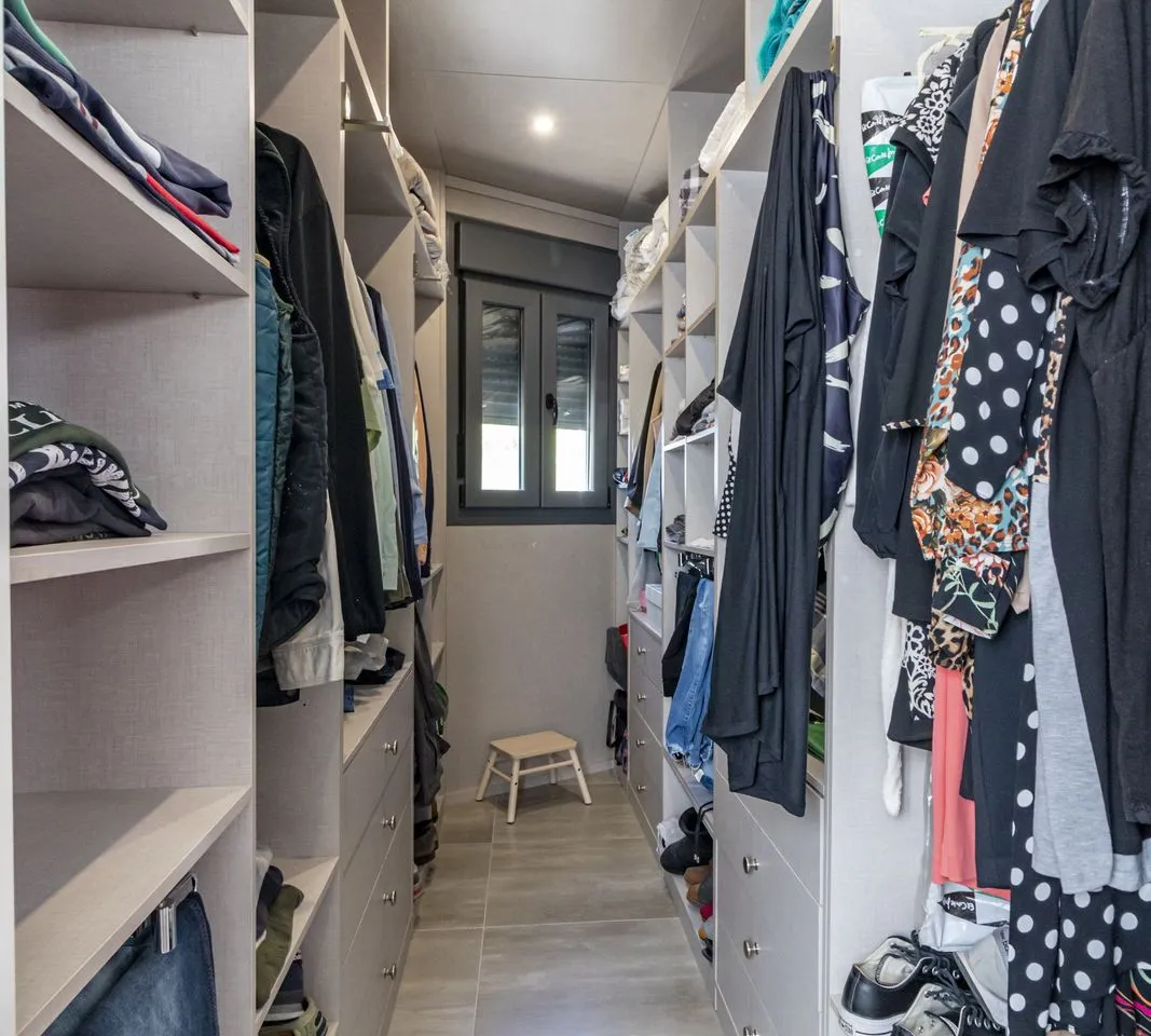 fb987f4f-ba15-4f0b-a944-78fc86b6645e