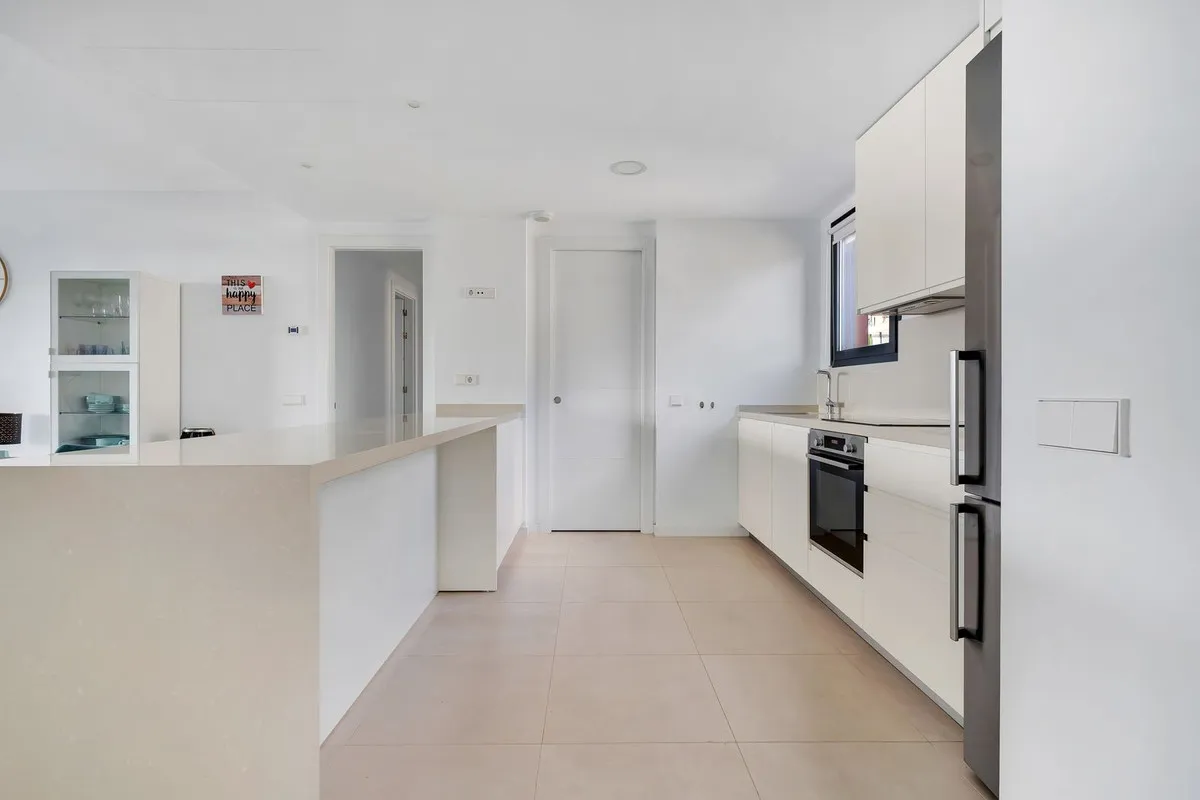 679aa747-08a9-43fb-8c79-91a5d85f32c0