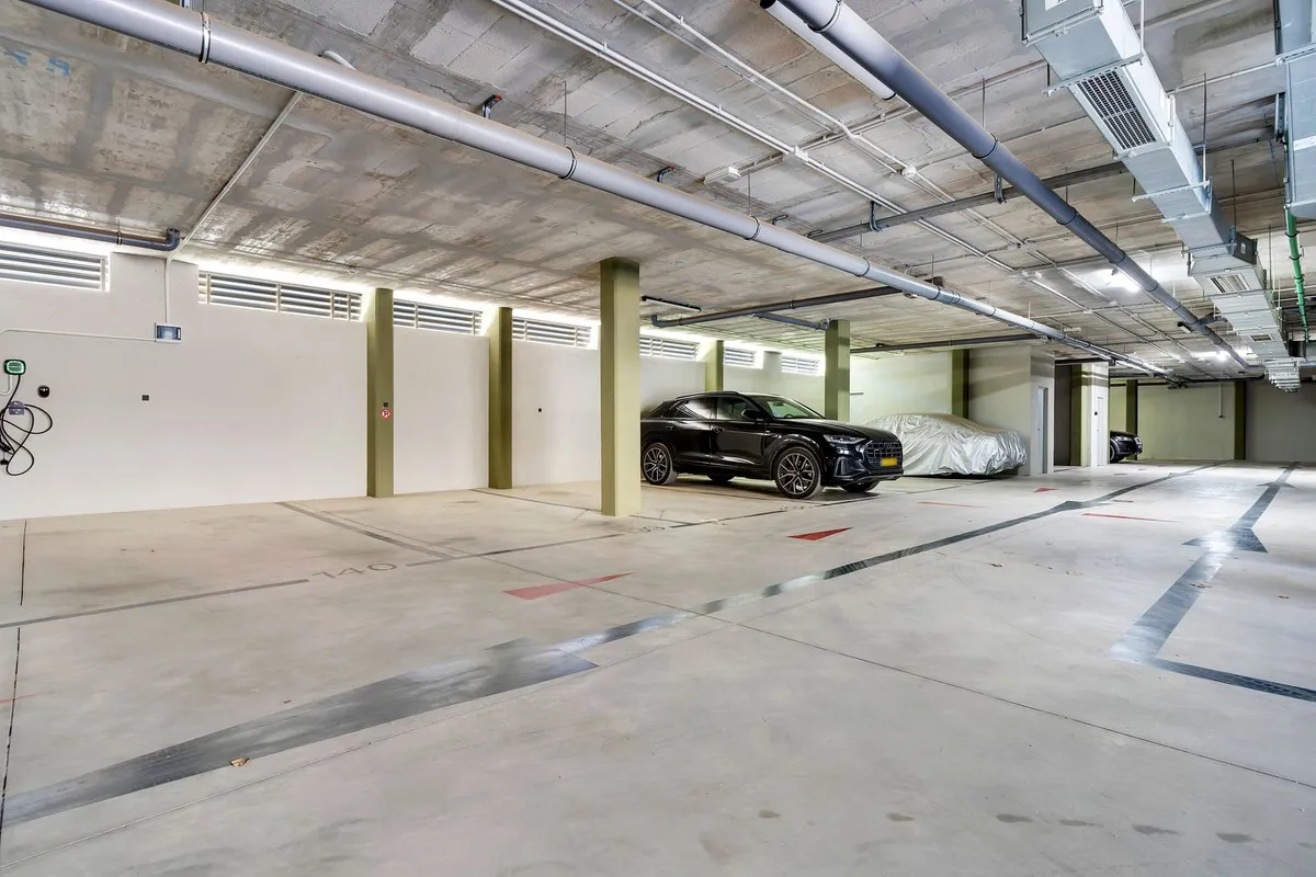 8c5ece46-64c8-4372-a4d4-0fe355adb326