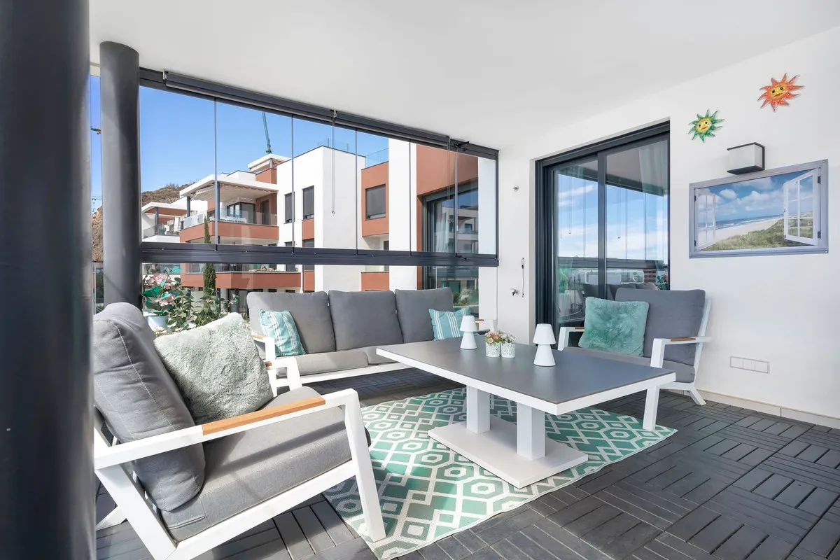 b6b3ecf4-7980-4568-b886-c760e35e53e9