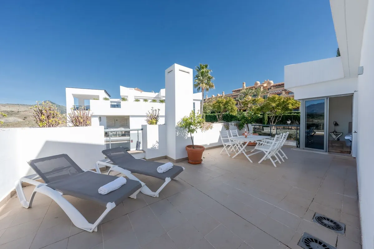 748ba1f3-7c97-4b9e-846c-75cfe6107238