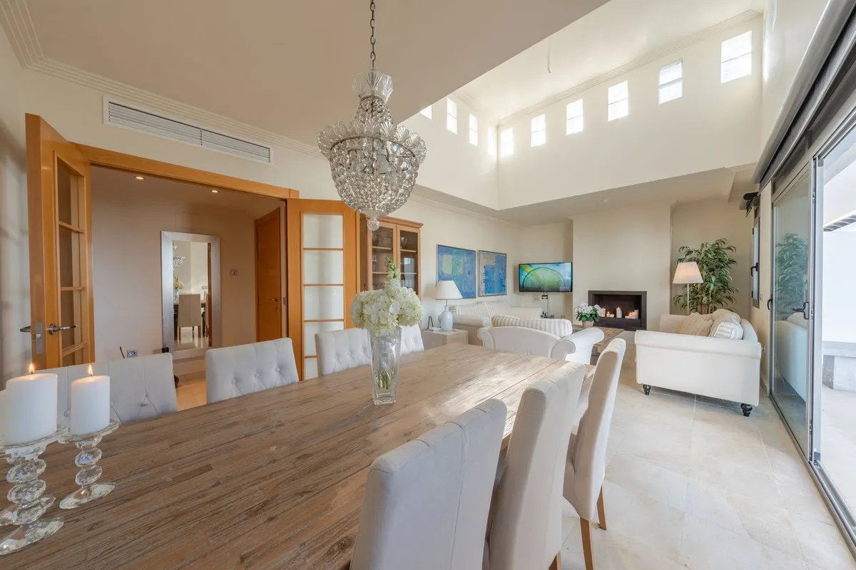 8944cd9a-4240-4ebc-88d7-cafa98700019