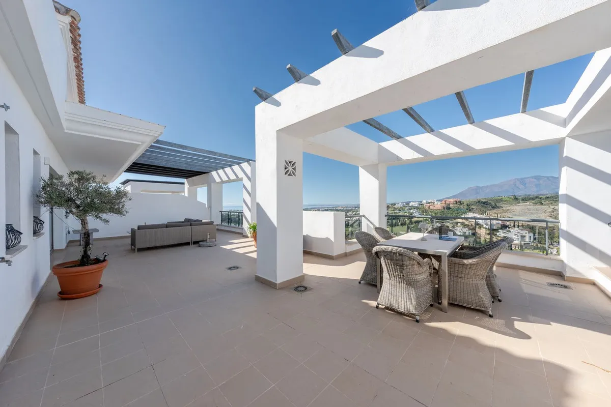 b5b1280c-ddb0-45f3-b6f0-4c5bef693025