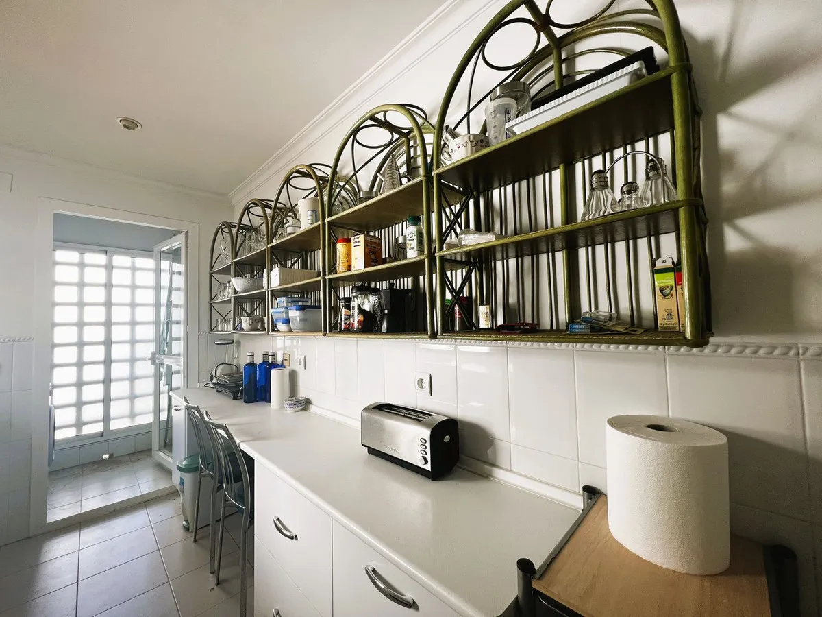 6abde9a8-143f-4d75-a863-221604470995