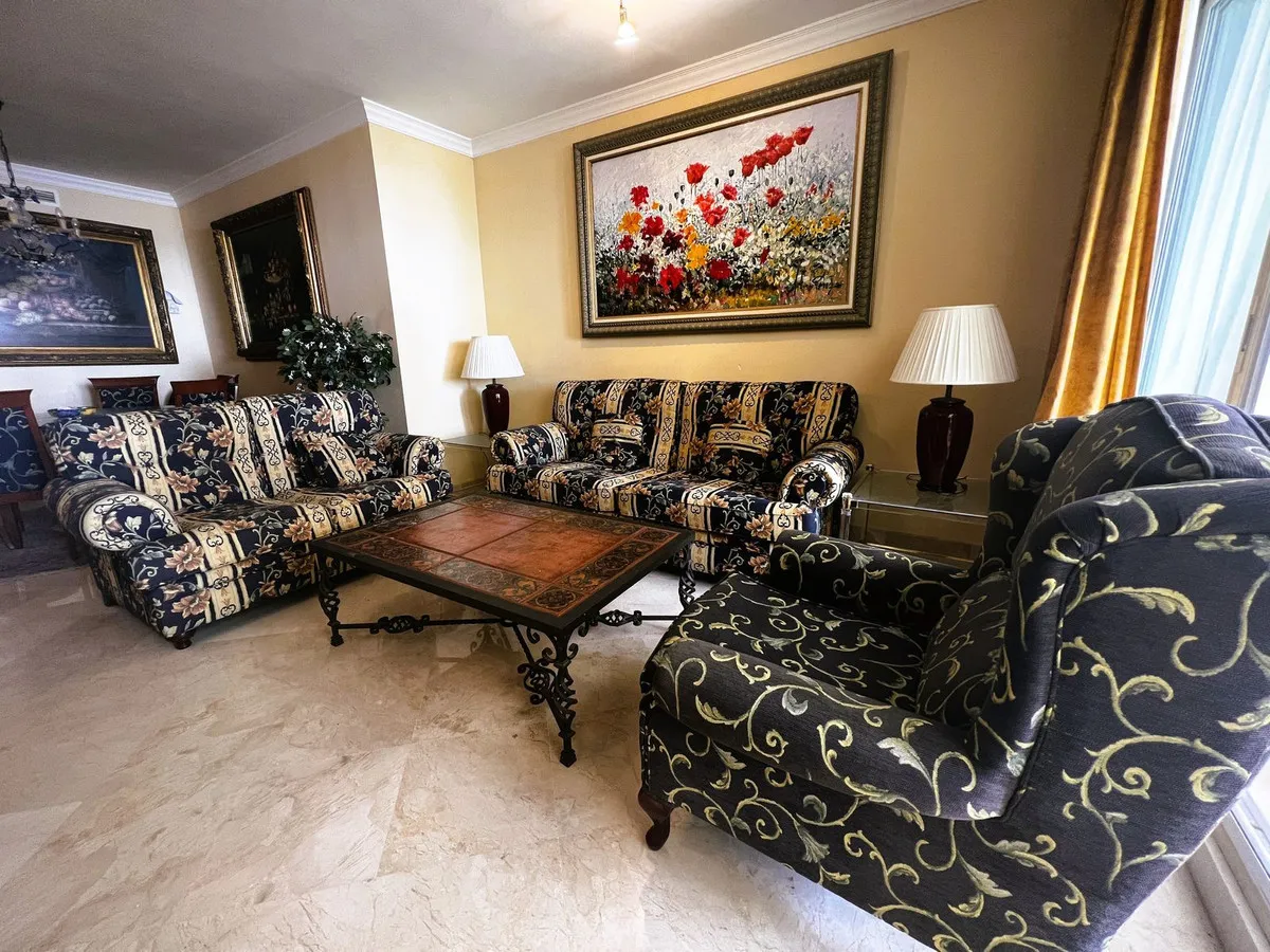 8f19f542-a7a0-4ff9-b568-a5745c30ffb6