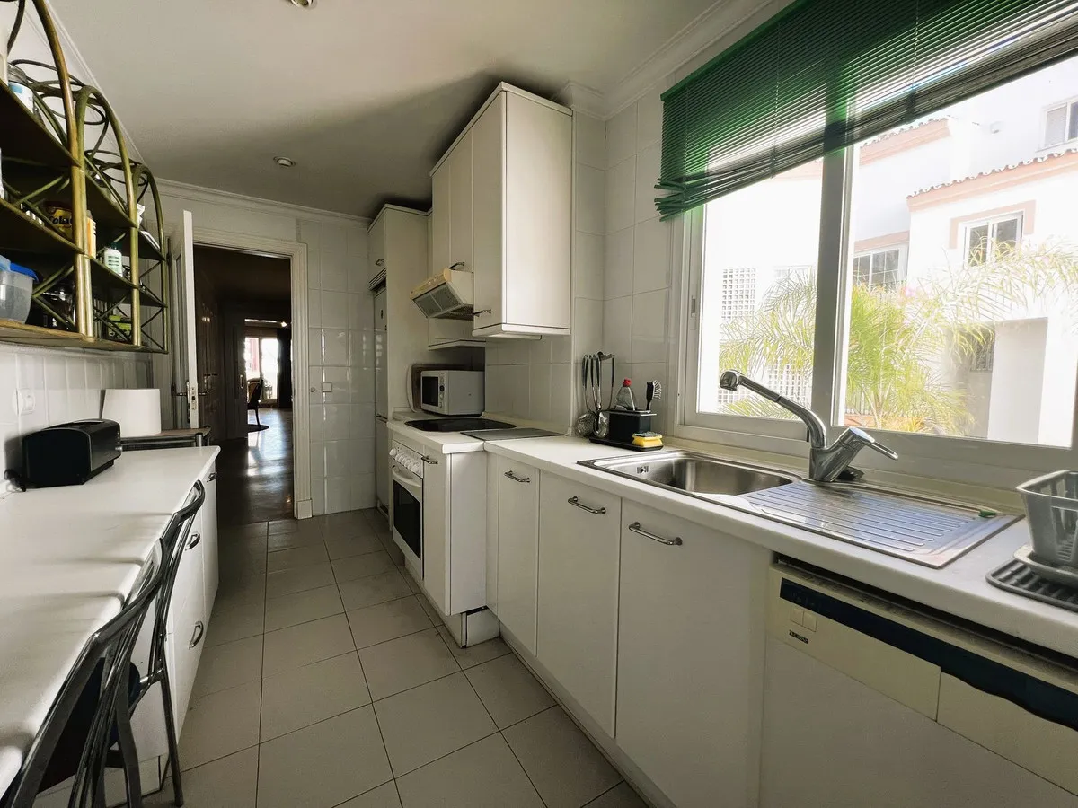 9502cde0-6864-4bdc-8a75-37c15e77dd7a