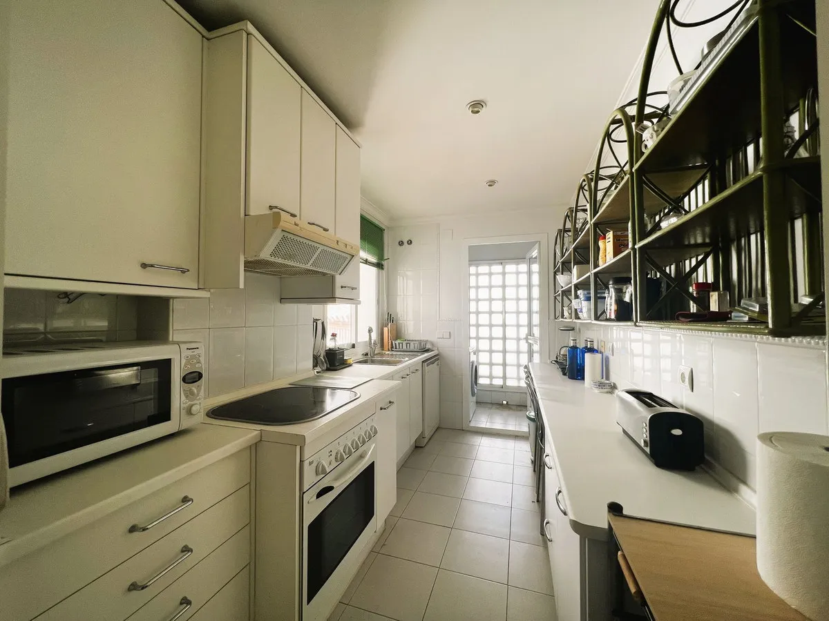 fe33ee8d-fc34-4a22-8760-ecaae7968b6b