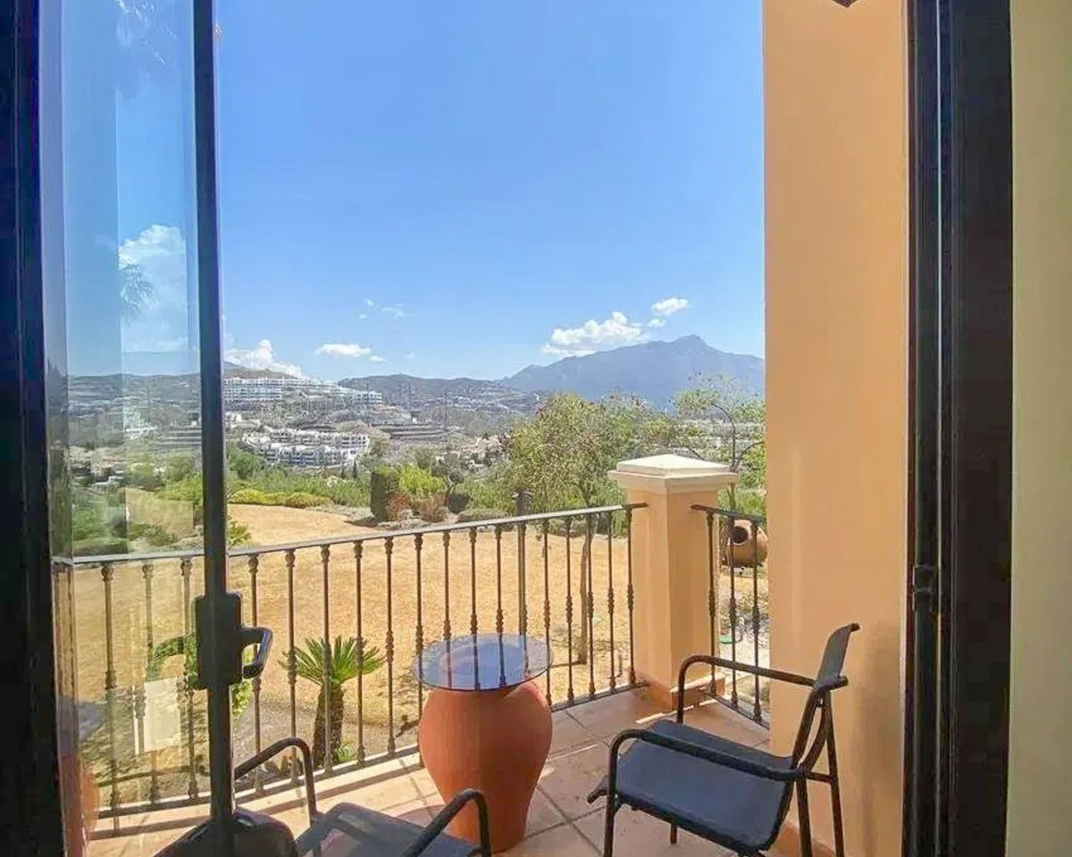 2434dd70-07e1-482d-8ba8-6e1ddccdbe08