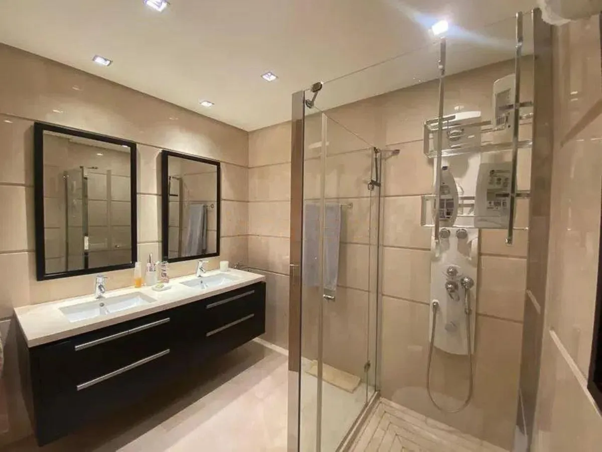 c2fc8e24-d9c8-49b3-9ce8-5a1f495b0e18