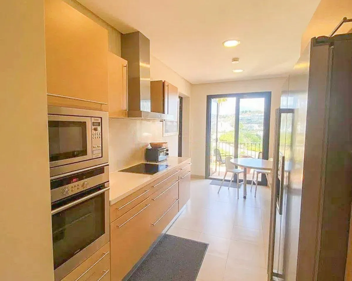 cb310239-07c9-420e-8276-0096680748d9