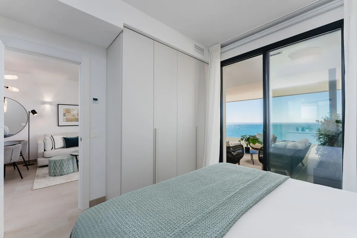 100fe2b7-7bdd-4da3-9a82-835fc03276ed