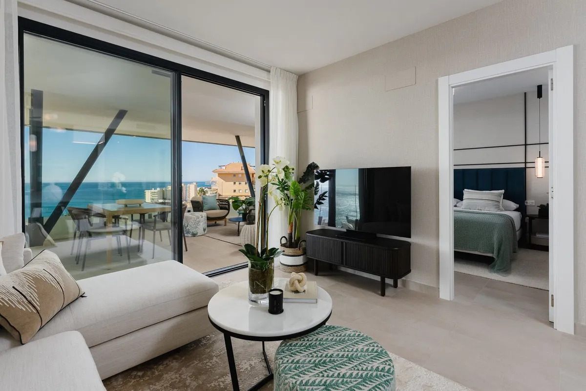 e09c9d89-1a35-4a6e-8184-7a71270b22f1