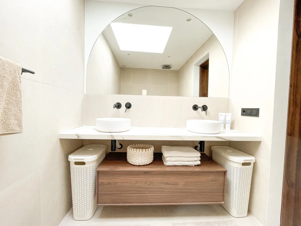 b91323af-463c-4dd6-b34f-6119a29acb7c