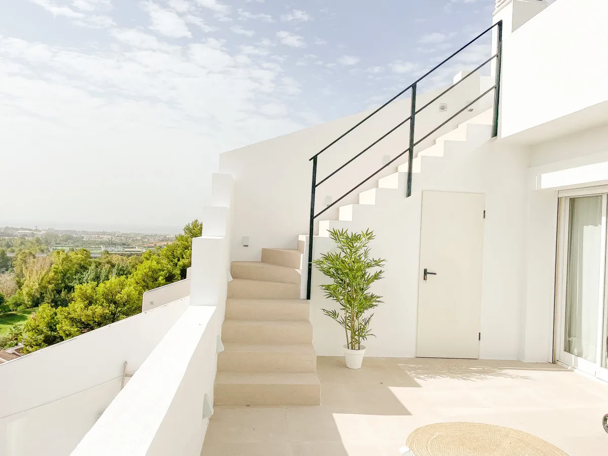 f2bef2bb-e793-4b1a-a8b4-cc1c30e21515